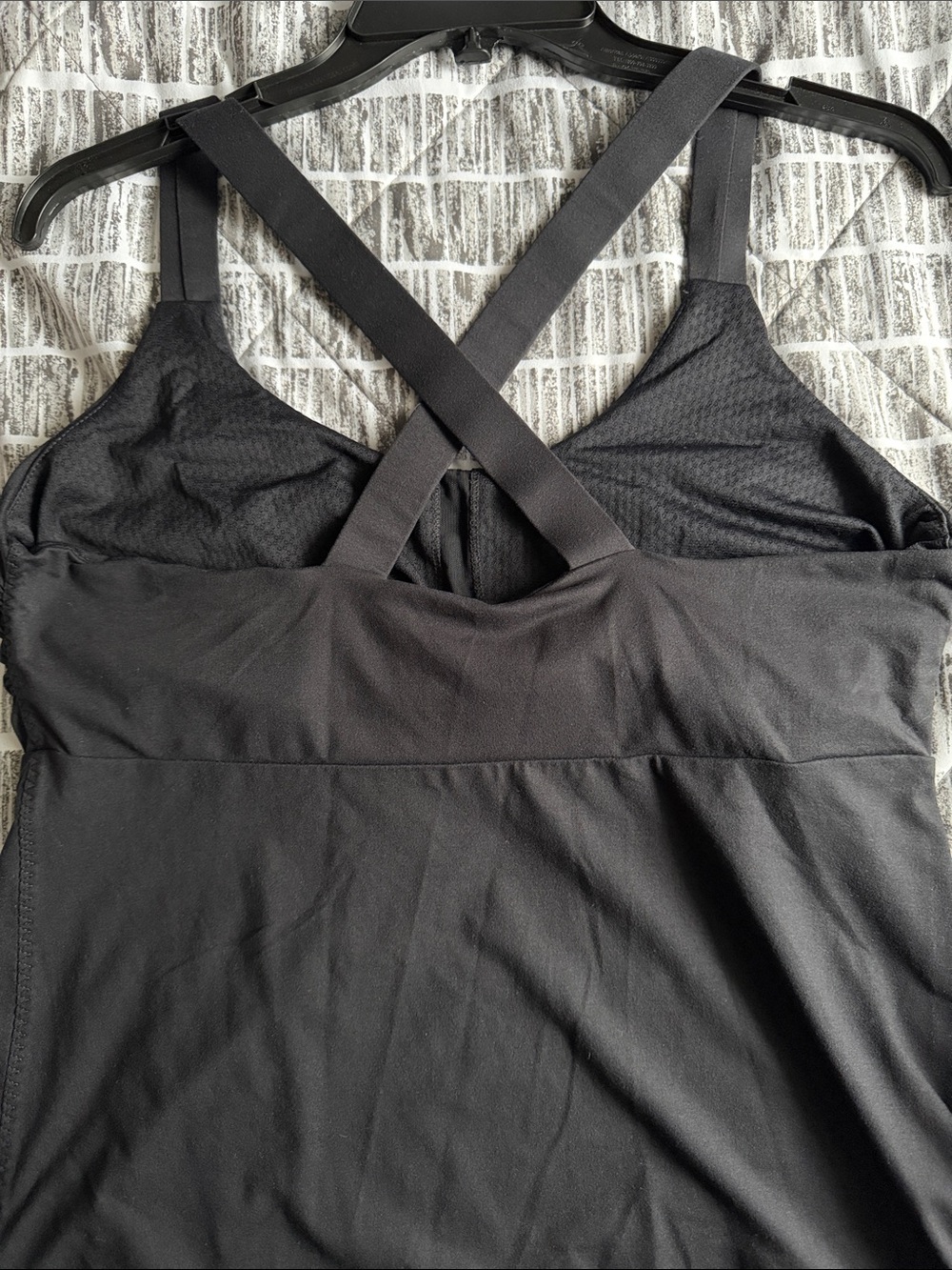 Patagonia Black Crisscross Strap Tank Top Size Large - Picture 3 of 7